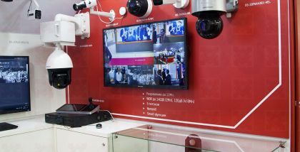 Hikvision Камера Матрица	1/2.8’’ Progressive Scan CMOS Чувствительность	0.01лк@(F1.2,AGC вкл.), 0лк с ИК