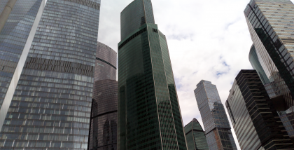 Security-Center. Границы реального мира. Москва-Сити Бизнес-центр. Некоторые слои, особенно верхние, выглядят более светлыми, чем другие, и, следовательно, природа их кристаллическая. С близкого расстояния видно множество пещер или впадин, некоторые необы