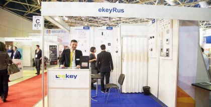 ekey Биометрические системы контроля и управления доступом сегодня устанавливают в школах, университетах, промышленных зданиях, финансовых учреждениях, добывающих и перерабатывающих предприятиях, а также в обычных больших и малых офисах – везде, где необх