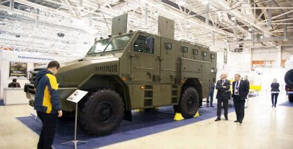 «ИНТЕРПОЛИТЕХ-2017» Смертники - это, в большинстве случаев, молодые мужчины и женщины 20-35 лет. На задание смертников, как правило, посылают парами (один - исполнитель, второй -контролер). Если у исполнителя что-то не получится или передумает умирать, то