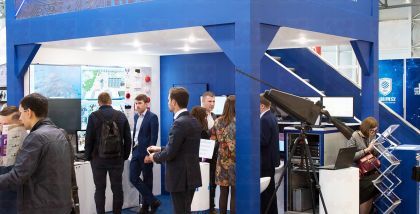 Инфосекьюрити фототчет Security Center стенд РНТ C2.2 Компания предлагает заказчикам эффективные технические решения и качественные услуги, которые обеспечивают: соответствие информационных систем государственным и международным стандартам безопасности; о