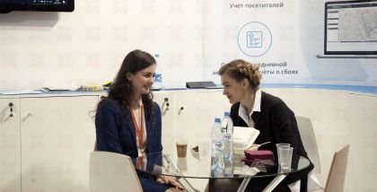 Trackforce Защита одинокого рабочего При использовании технологии защиты одиноких работников одиночные офицеры могут отправлять уведомления о немедленной помощи для аварийных ситуаций, вызванных падениями, воздействием устройства или другими критериями.