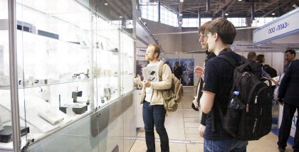 Сюртель В КАЧЕСТВЕ ЗАКЛА- ДОЧНЫХ УСТРОЙСТВ МОГУТ ИСПОЛЬЗО- ВАТЬСЯ:  микрофоны с дис- танционной передачей информации;  стетоскопы с дистанци- онной передачей или на- коплением информации;  гидроакустические датчики;  микровидеокамеры с дистанционной пере-