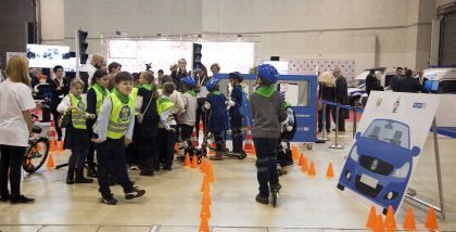 «ИНТЕРПОЛИТЕХ-2017» В завершение встречи школьники передали эстафету безопасности дорожного движения ученикам