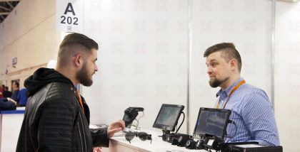 КАРКАМ Устройство оснащено современными интерфейсами HDMI и VGA для подключения монитора.