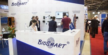 BioSmart Контроллер BioSmart 4-E предназначен для идентификации пользователей по отпечаткам пальцев или RFID картам