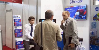 Защищает даже при отсутствии доступа в Интернет и не зависит от обновлений антивирусных баз Компания softdefender на выставке InfoSecurity Russia фототчет Security Center 2017-2018