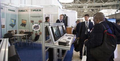 Плоскопанельный вычислитель ППВ-1011 представляет собой полнофункциональную ЭВМ в моноблочном исполнении с диагональю экрана 10,4 дюйма (26,4 см). ООО «НПО «ПУСК»