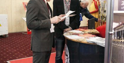 ОКБ_САПР на «ТБ Форум 2018». Фотоотчет о выставке.Часто из-за этого люди просто идут на риск. Это вариант настолько скверный, что рассматривать его не будем совсем. Не намного лучше и вариант с двумя компьютерами для одного сотрудника.