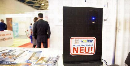 ekey Вводить шаблон отпечатка пальца в систему можно на любом сканере
