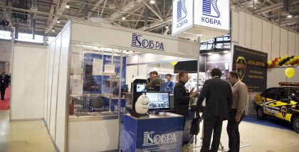 КОБРА Изделие позволяет формировать частотные окна для обеспечения работоспособности выделенных средств связи, при одновременном эффективном блокировании прочих радиолиний управления РВУ.