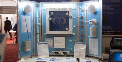 истема «Гамма СВАЗ-01» предназначена для активной защиты речевой информации, циркулирующей в выделенных помещениях, от утечки по акустическим и вибрационным каналам.НПП ГАММА на «ТБ Форум 2018». Фотоотчет о выставке.