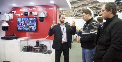 Hikvision Режим «День/ночь»	Механический ИК-фильтр с автопереключением