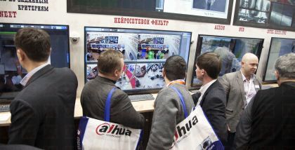 IPDROM Axxon Next NVR Business ориентирован главным образом на малый и средний бизнес, о чем свидетельствует возможность установки 8 дисков емкостью до 6 терабайт и вывода до 36 видеопотоков в HD разрешении на два монитора