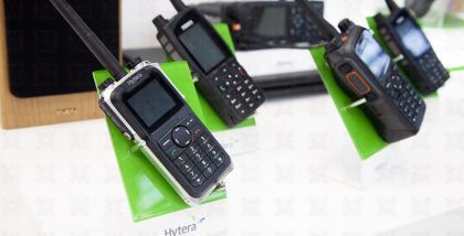 Hytera Оборудование • Портативные радиостанции • Мобильные радиостанции • Аксессуары • Базовые станции • Ретрансляторы • Коммутаторы • Программное обеспечение