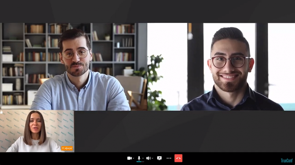 Размытие и замена фона в клиентском приложении TrueConf 8. Пользователи десктопных приложений TrueConf 8, которые работают удаленно из дома, в пути или на импровизированных рабочих местах, могут размыть фон или полностью заменить его. Функции доступны для любого компьютера, который удовлетворяет общим системным требованиям и могут использоваться как для видеозвонков, так и для групповых видеоконференций. Использовать можно как предустановленные изображения, так и собственные — при этом вам не потребуется хромакей. Поддержаны форматы JPG, PNG и SVG. PG, PNG, SVG, TrueConf 8.2, Купить TrueConf Server, Купить TrueConf Enterprise, TrueConf MCU, TrueConf Online, Купить Сервер ВКС, AI